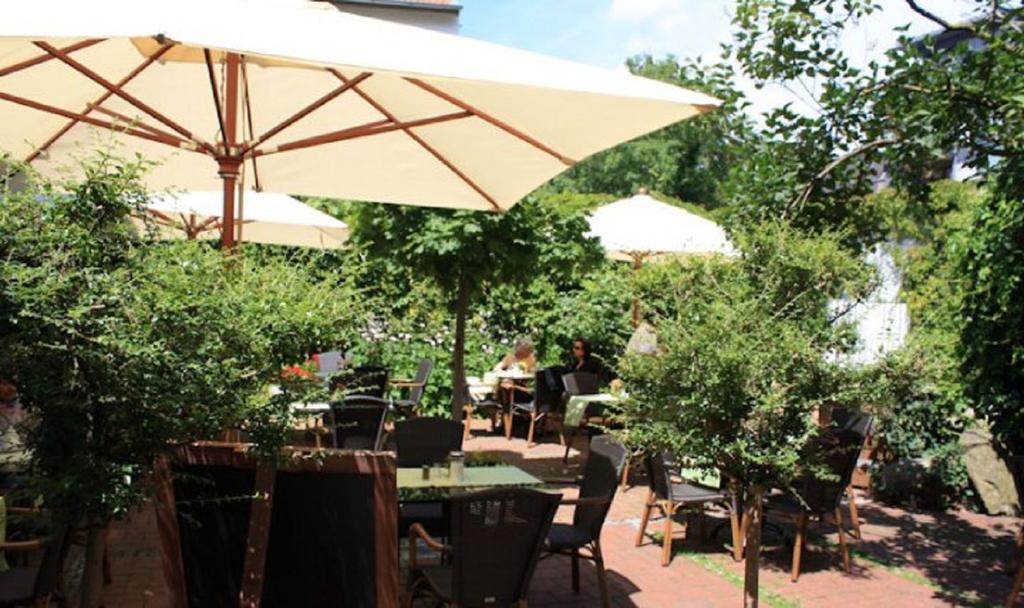 Restaurant-Café-Pension Himmel Landshut Bagian luar foto